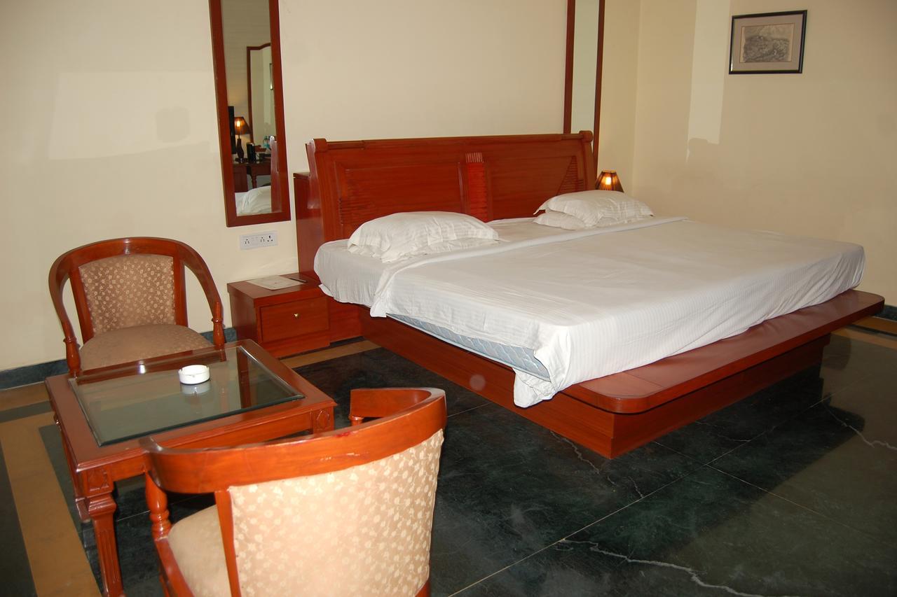 Hotel The Royal Residency Bodh Gaya Exterior foto